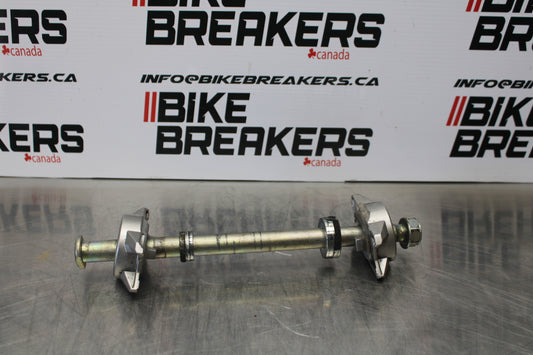 14-17 YAMAHA FZ07 REAR AXLE BACK WHEEL RIM PIVOT BOLT AXEL BB162
