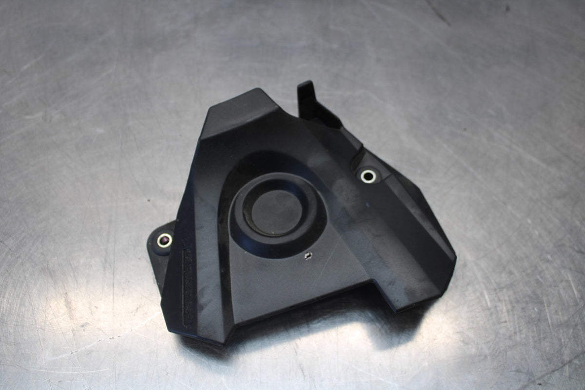 16 YAMAHA XSR900 ENGINE SPROCKET COVER BB786