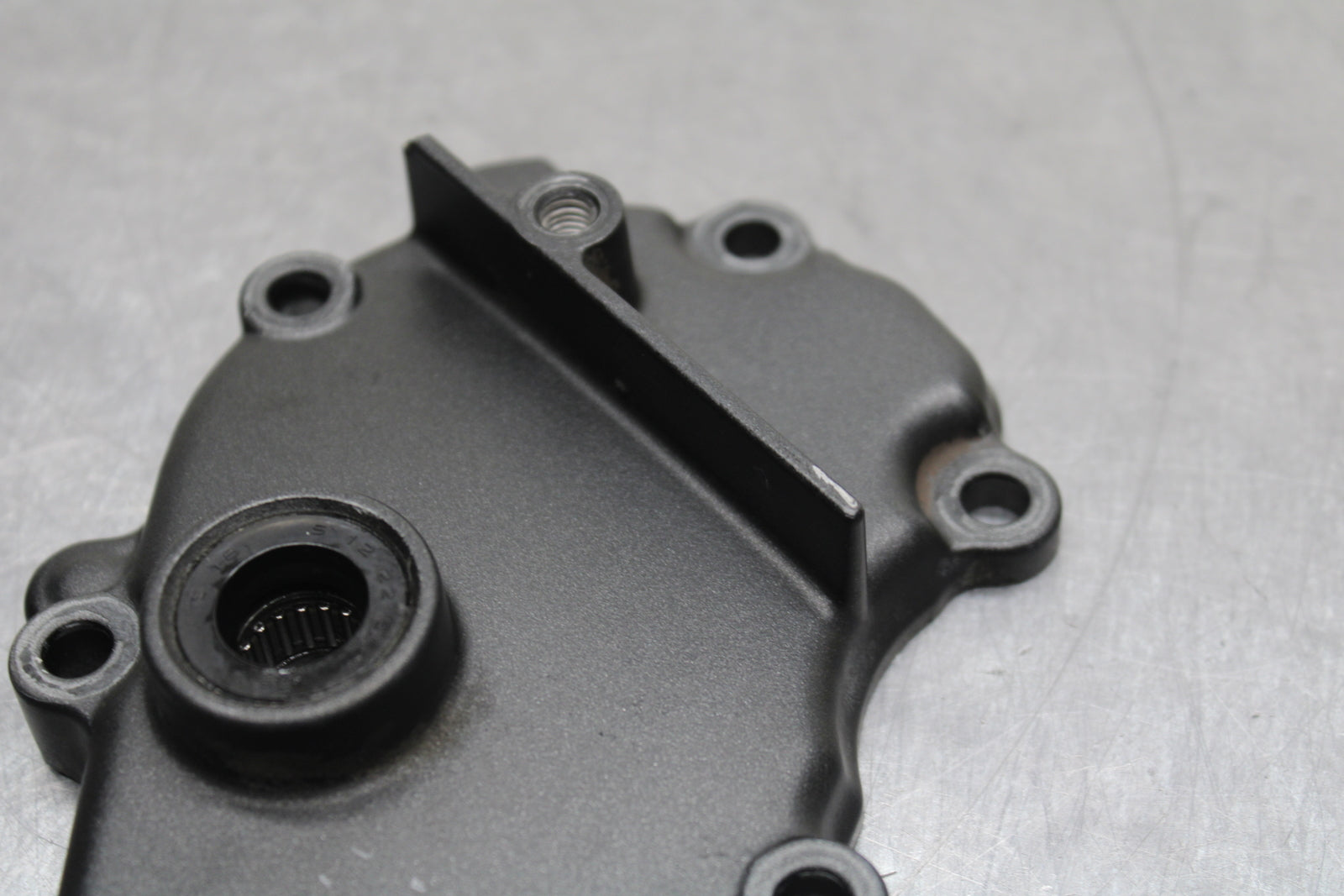 03-05 YAMAHA YZF R6  ENGINE MOTOR TIMING CHAIN COVER BB132