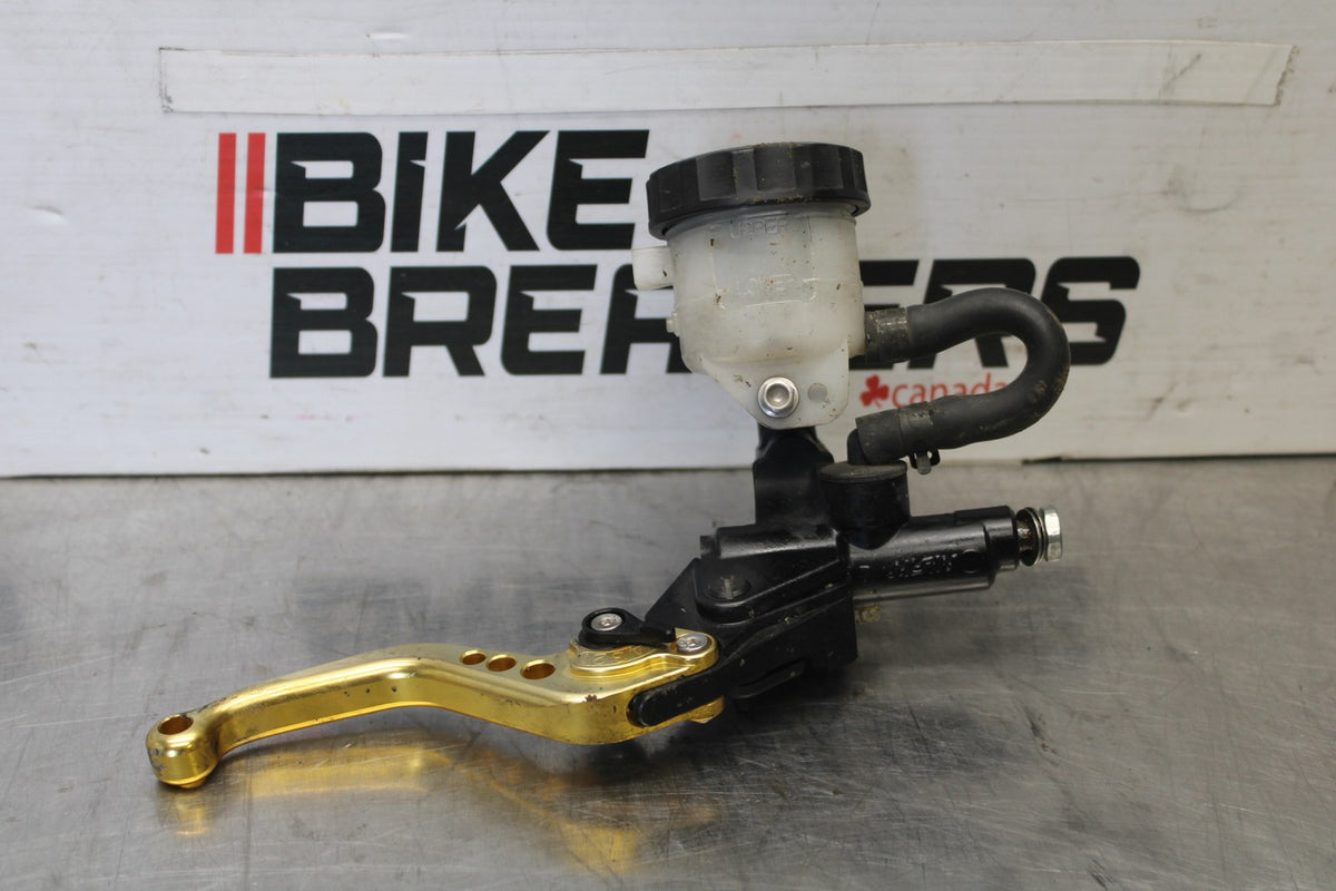 05-08 TRIUMPH SPEED TRIPLE 1050 FRONT BRAKE MASTER CYLINDER w/ LEVER BB933