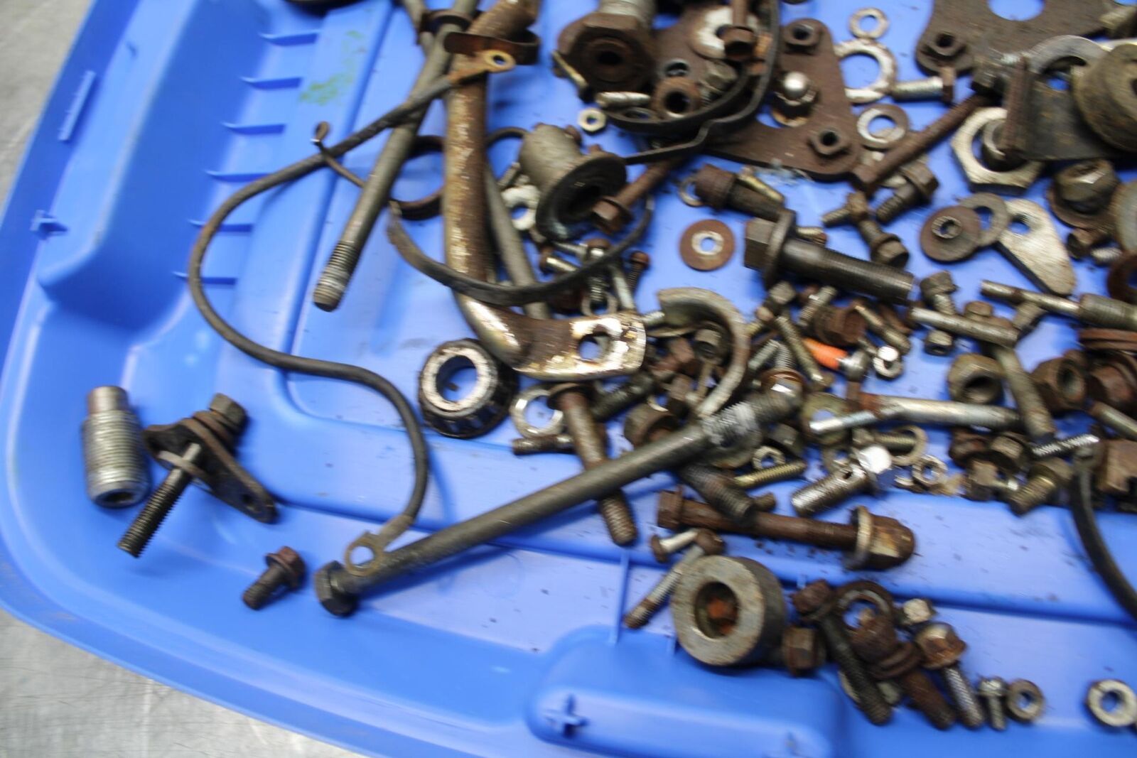 80-81 SUZUKI GS1000G ENGINE LEFTOVER BOLTS HARDWARE MOTOR SCREWS BB91