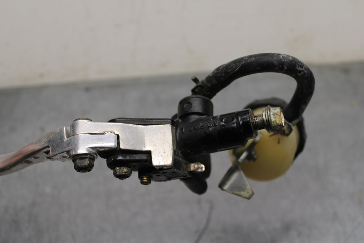 91-92 SUZUKI GSXR750 M  FRONT BRAKE MASTER CYLINDER w/ LEVER BB125