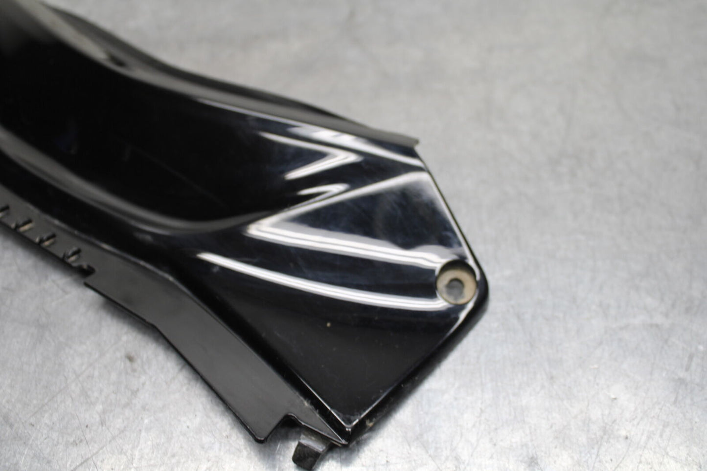 19-24 YAMAHA R3 CENTER REAR BACK SEAT TAIL FAIRING COVER TRIM COWL BB736