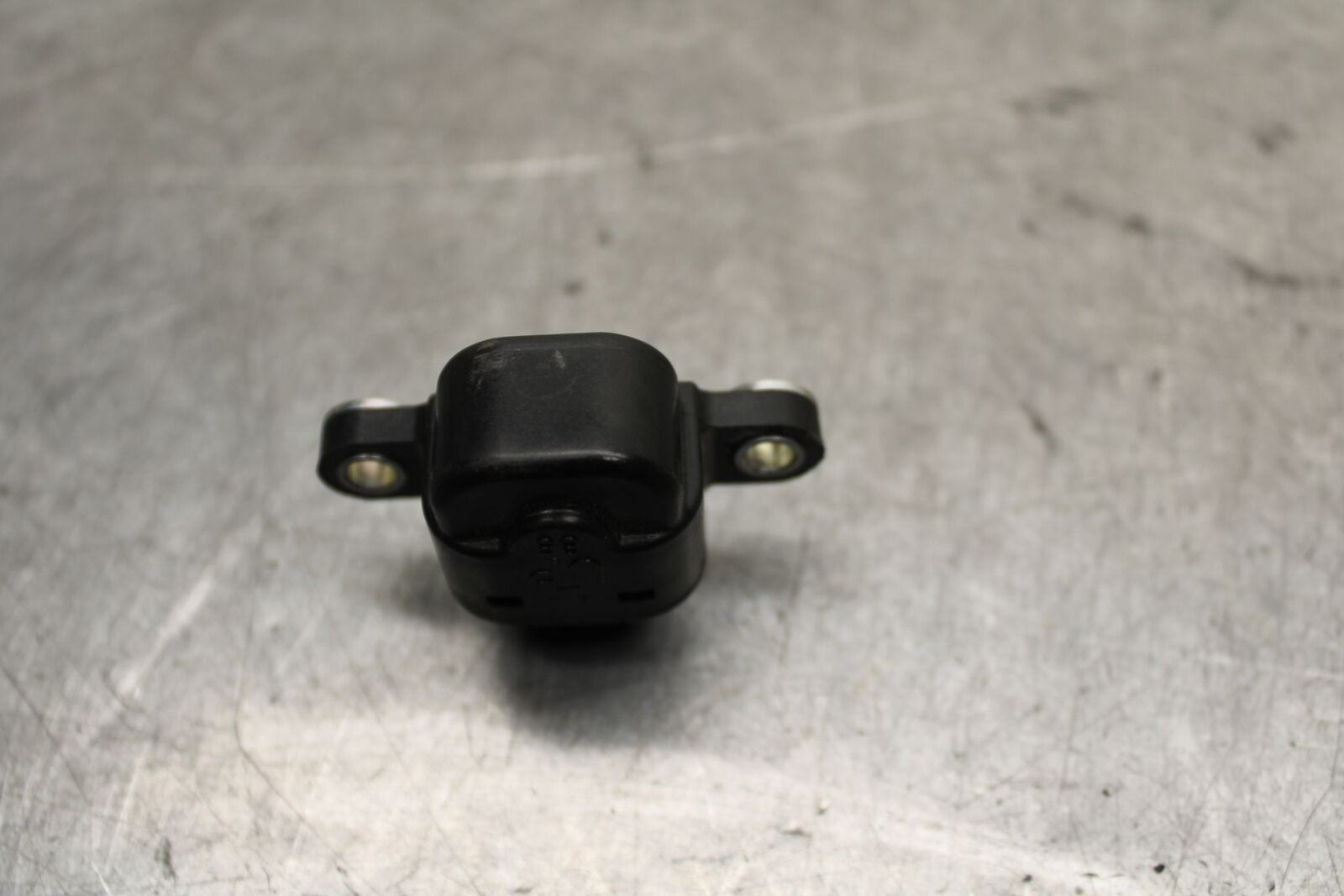 16 KAWASAKI NINJA ZX10R TIP OVER ANGLE CRASH SENSOR SWITCH  21176-0026 BB650