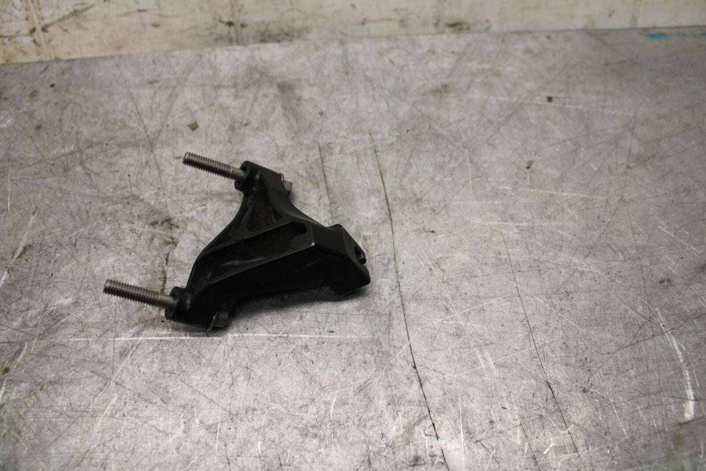 2009 Kawasaki Ninja ZX6R ZX600R CLUTCH CABLE HOLDER MOUNT STAY BRACKET BB44