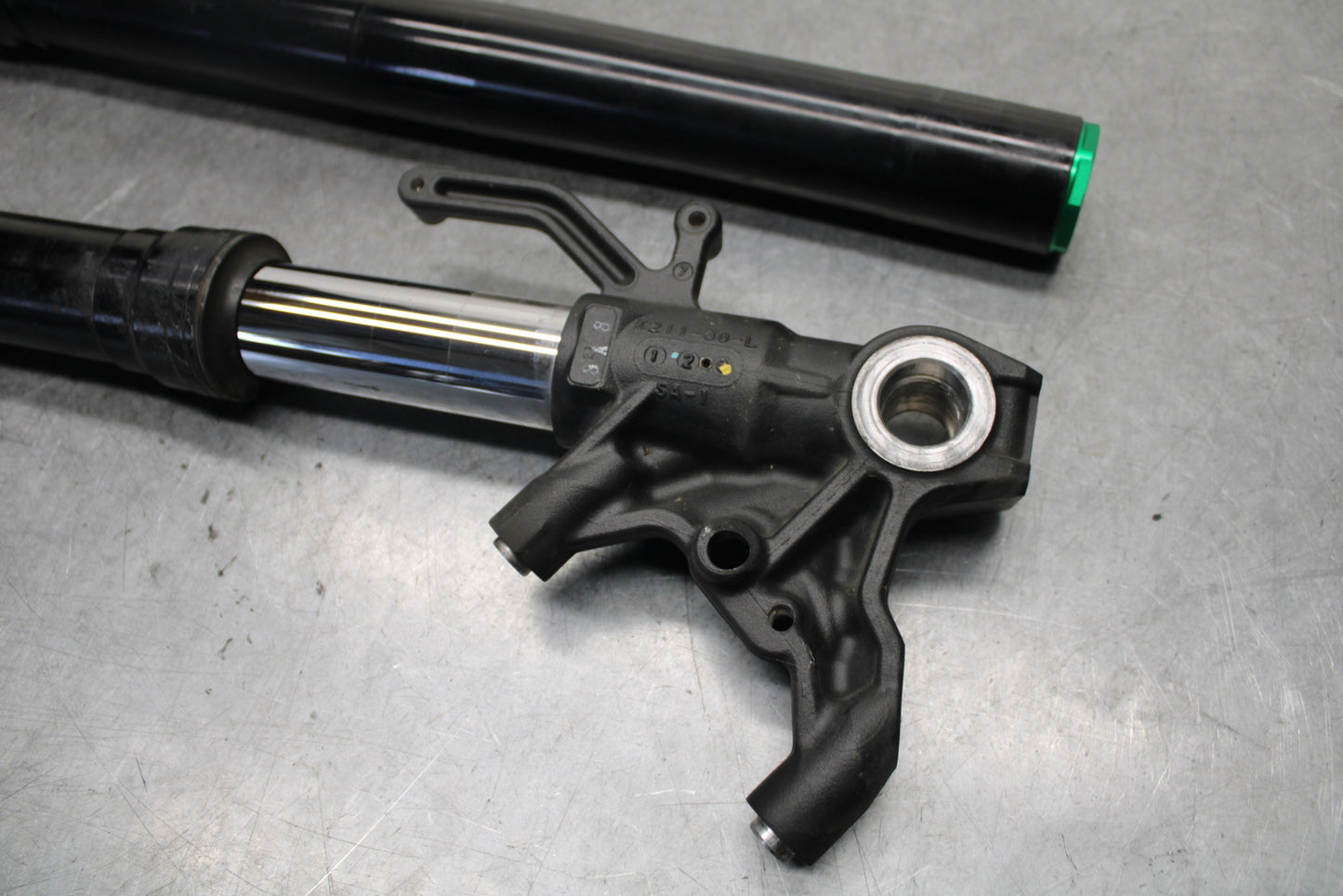 13-18 KAWASAKI NINJA ZX6R FRONT FORKS SET PAIR 44071-0834-56K BB666