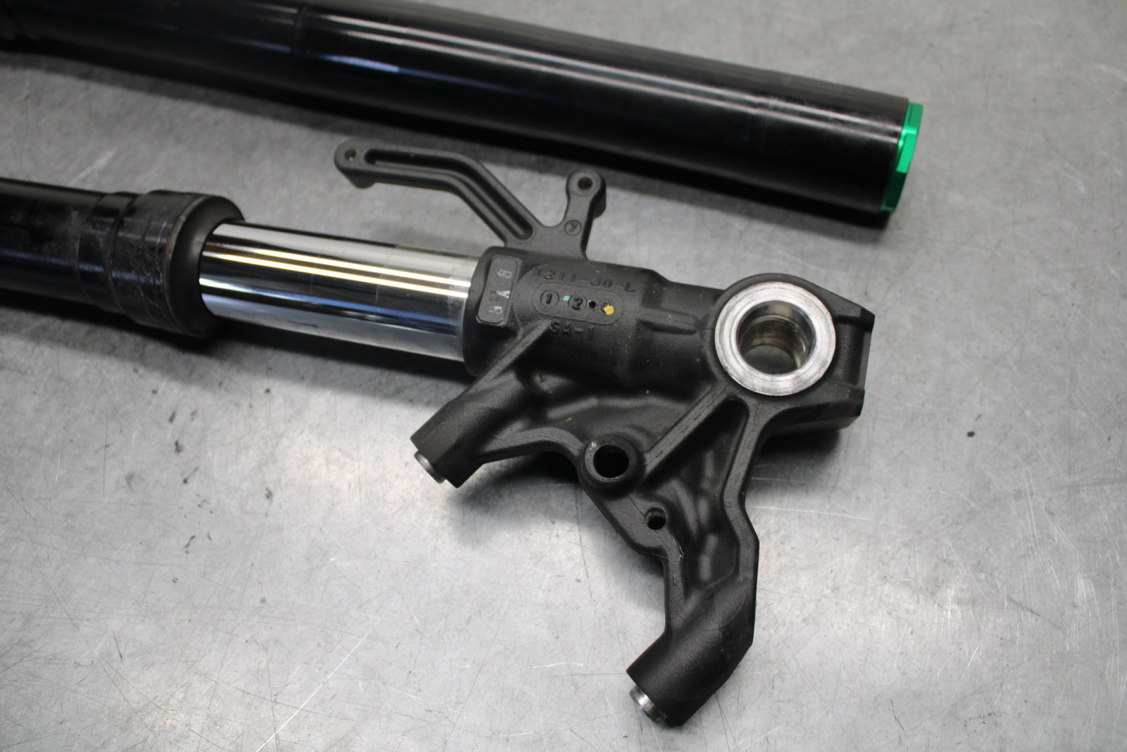 13-18 KAWASAKI NINJA ZX6R FRONT FORKS SET PAIR 44071-0834-56K BB666