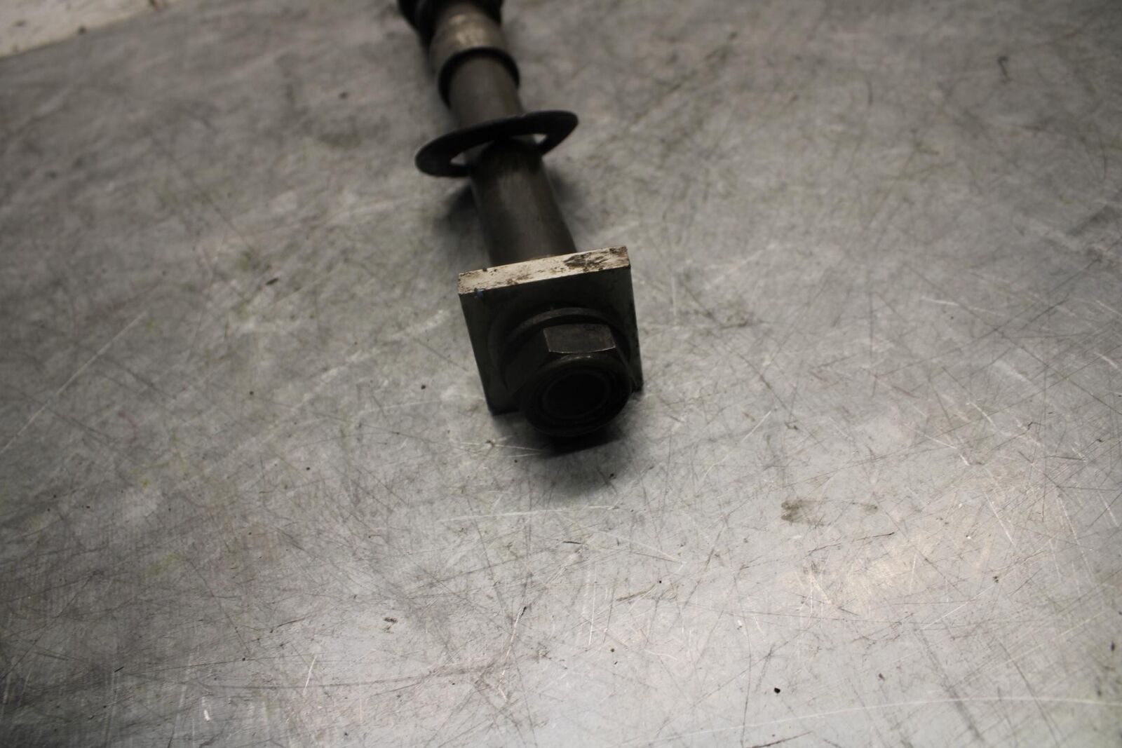 1999 Yamaha YZF R1 REAR AXLE BACK WHEEL RIM PIVOT BOLT AXEL 4XV-25381-00-00 BB50