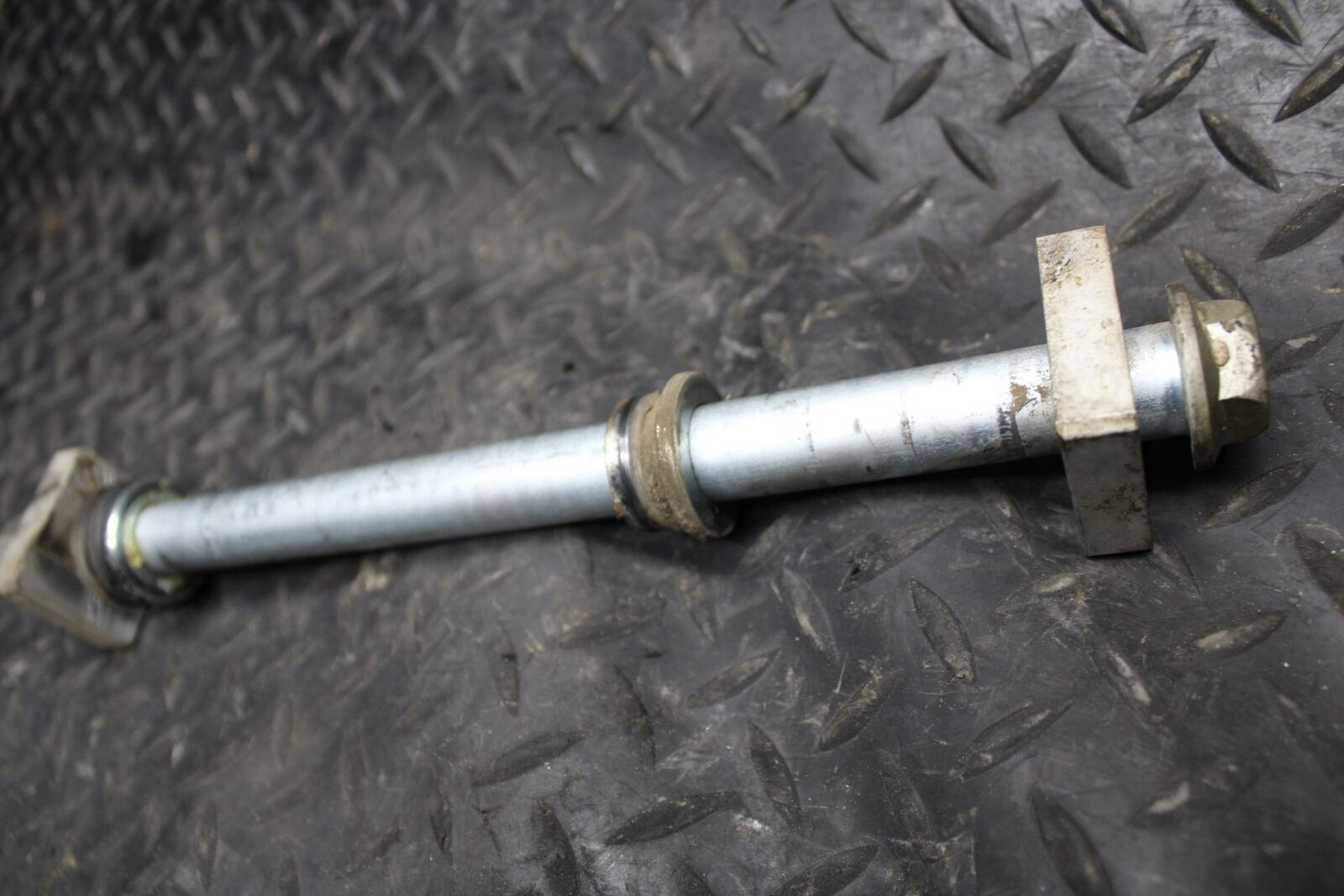 12-17 KAWASAKI NINJA 650 REAR AXLE BACK WHEEL RIM PIVOT  41068-0054 BB211