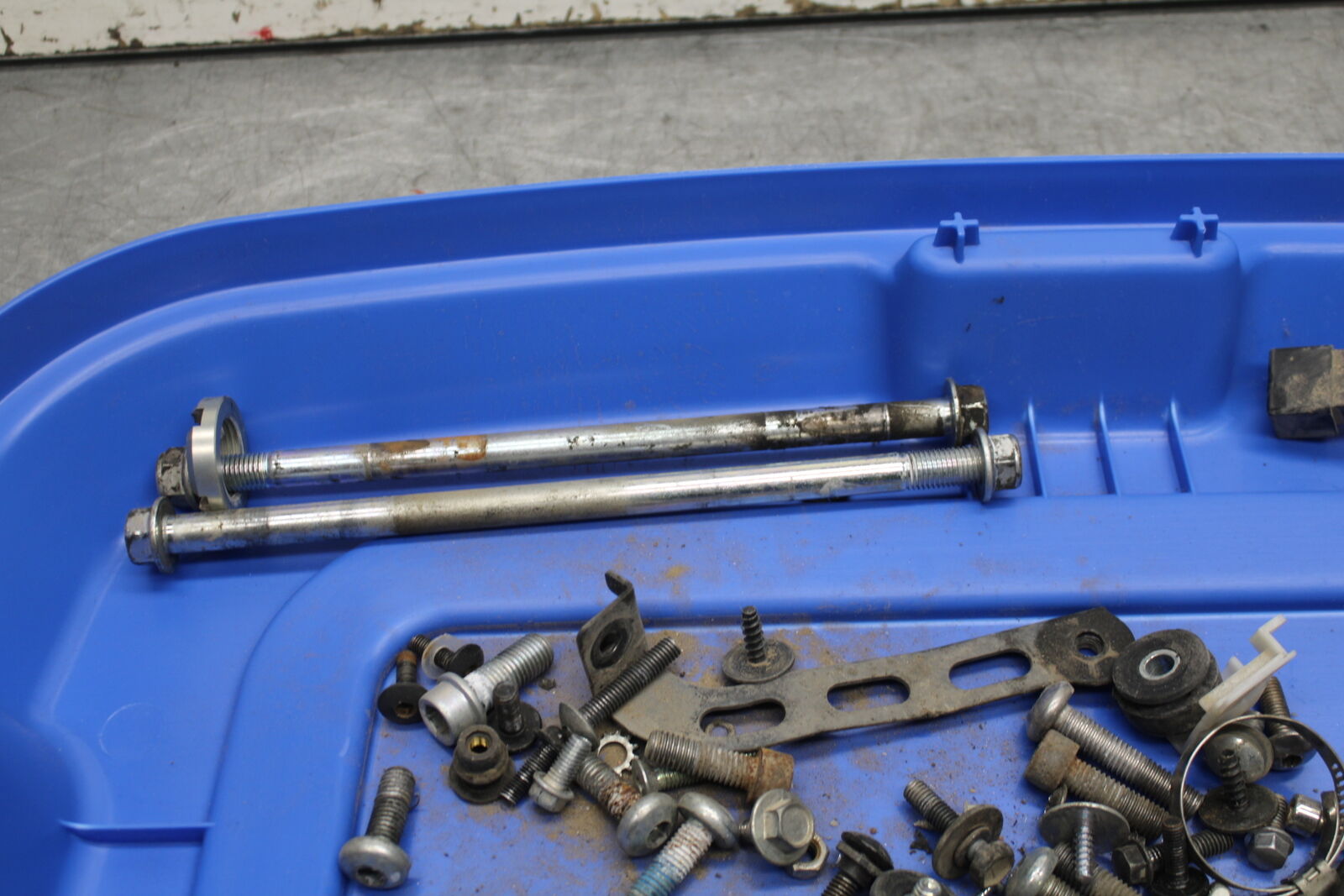 08-10 SUZUKI GSXR 600 MOUNTING BOLTS HARDWARE MOTOR SCREWS  BB721