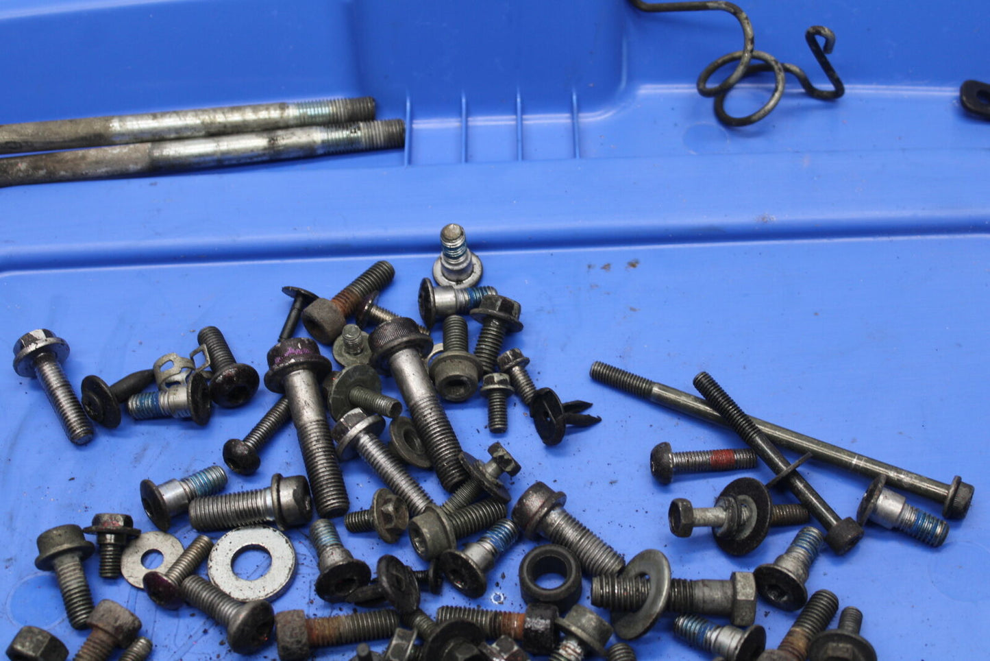 05-06 SUZUKI GSXR1000 ENGINE MOUNTING BOLTS HARDWARE MOTOR SCREWS BB113