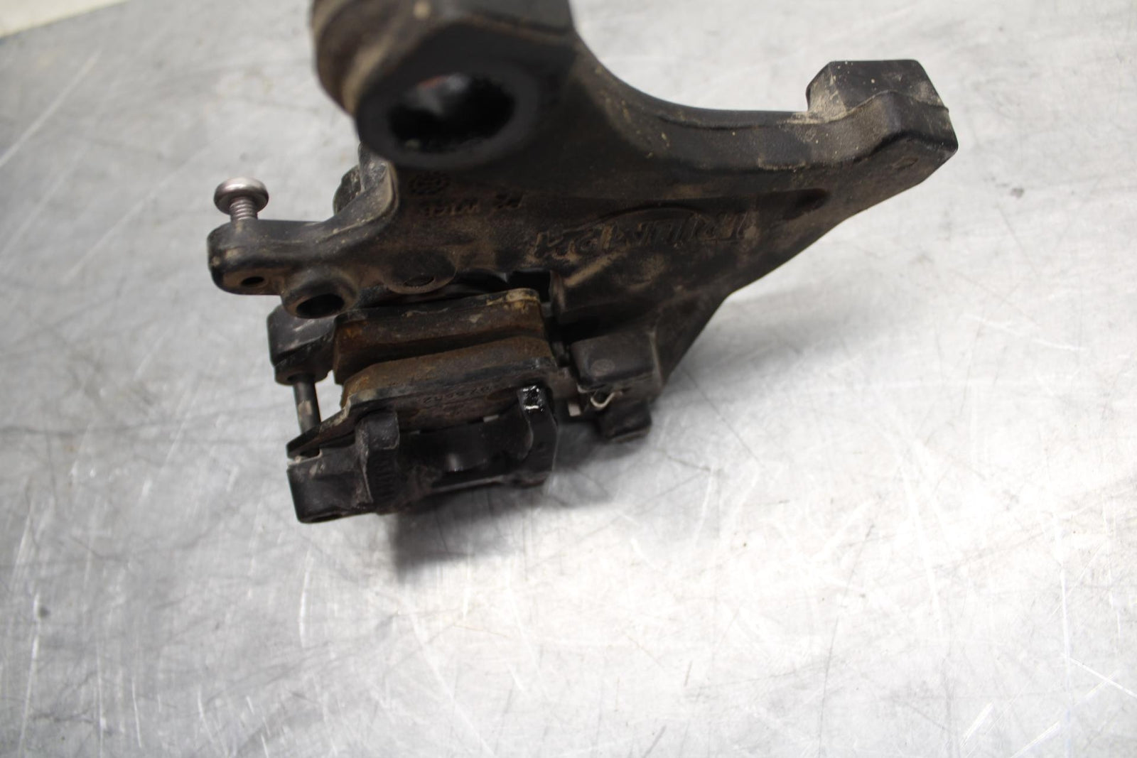 17-21 TRIUMPH STREET TRIPPLE R ABS REAR BREMBO  BRAKE CALIPER W  BRACKET bb452