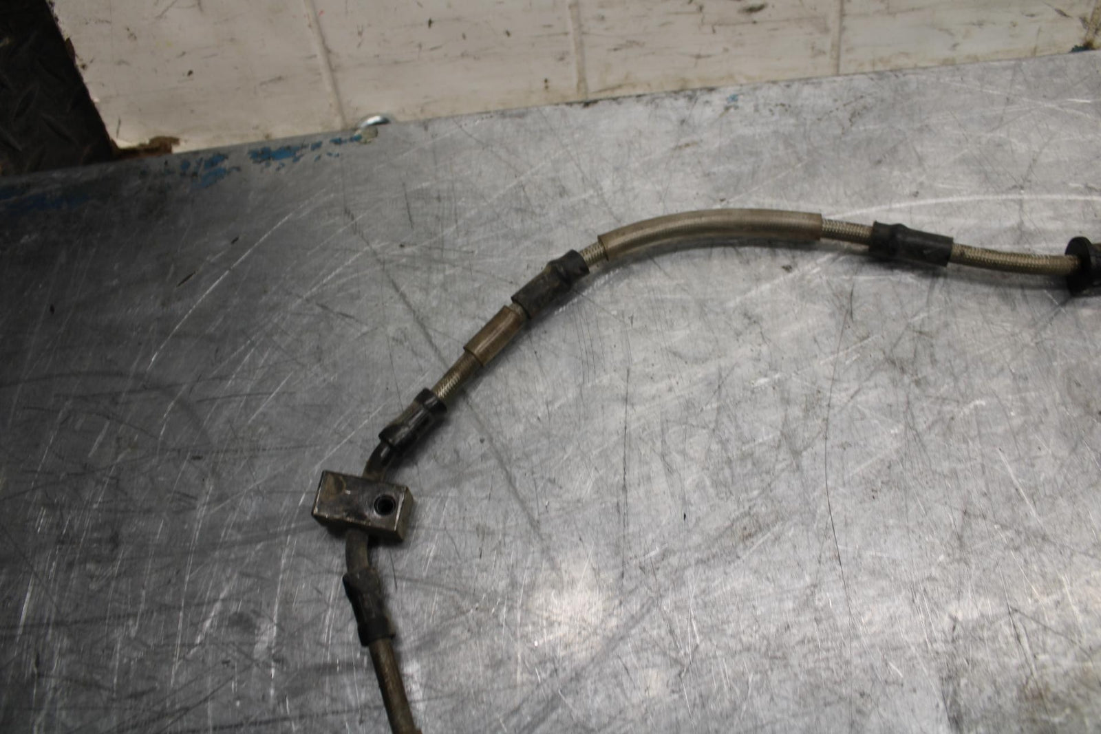 18 YAMAHA YZF R1  FRONT BRAKE CALIPER HOSES LINES BB473