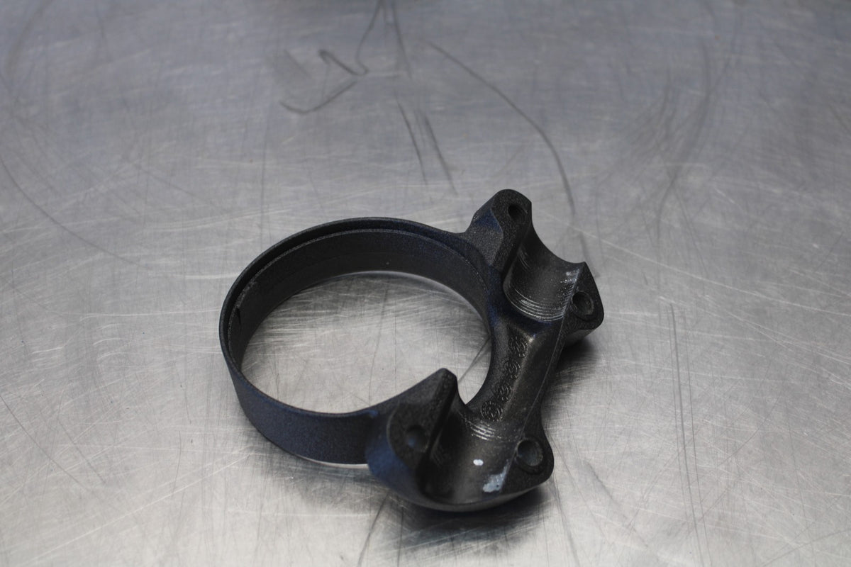 22 HARLEY-DAVIDSON SOFTAIL HANDLEBAR RISER CLAMP GAUGE HOLDER BB859