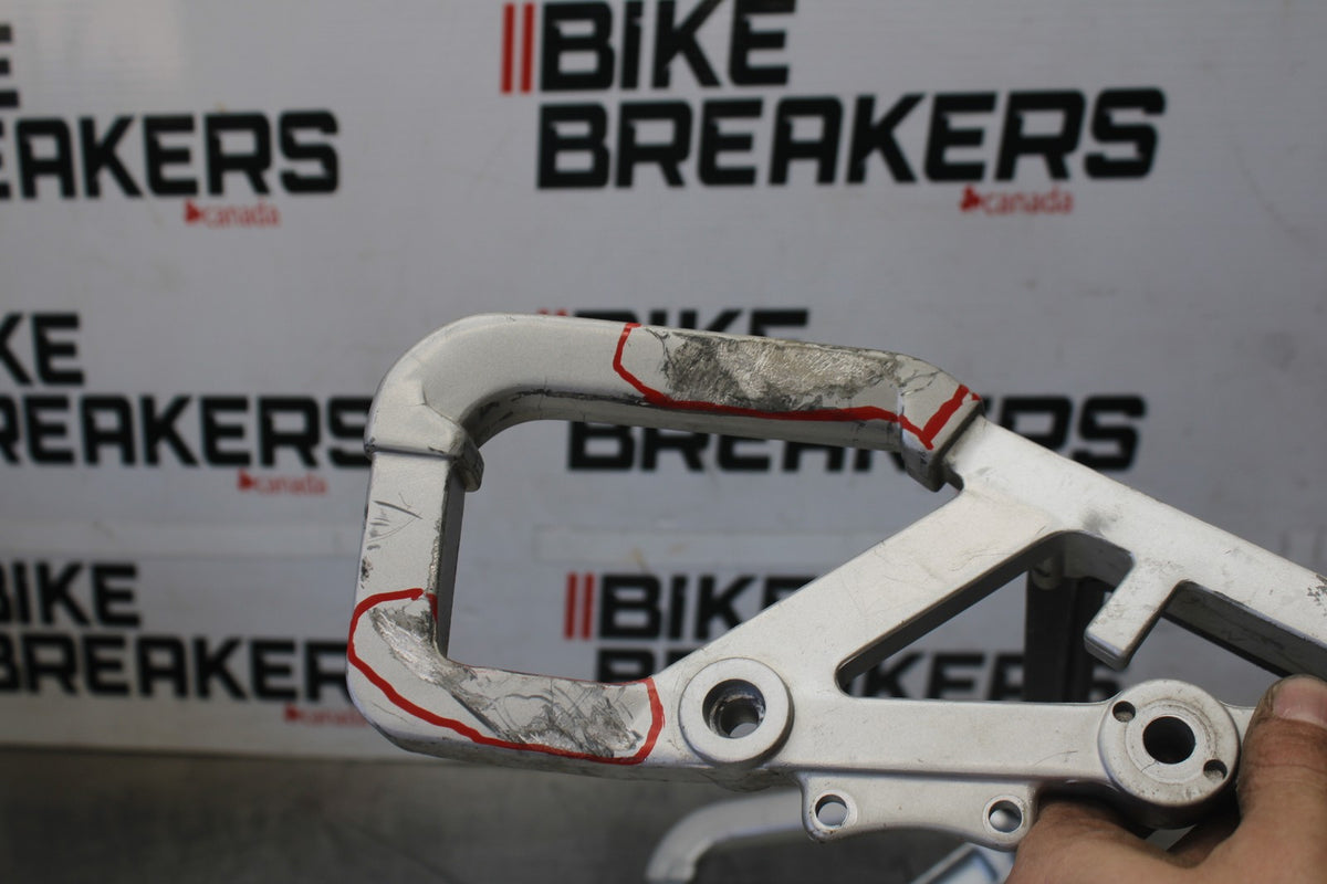 06 KAWASAKI KLR650 PASSENGER REAR SEAT GRAB BAR HANDLE REAR RACK BB919