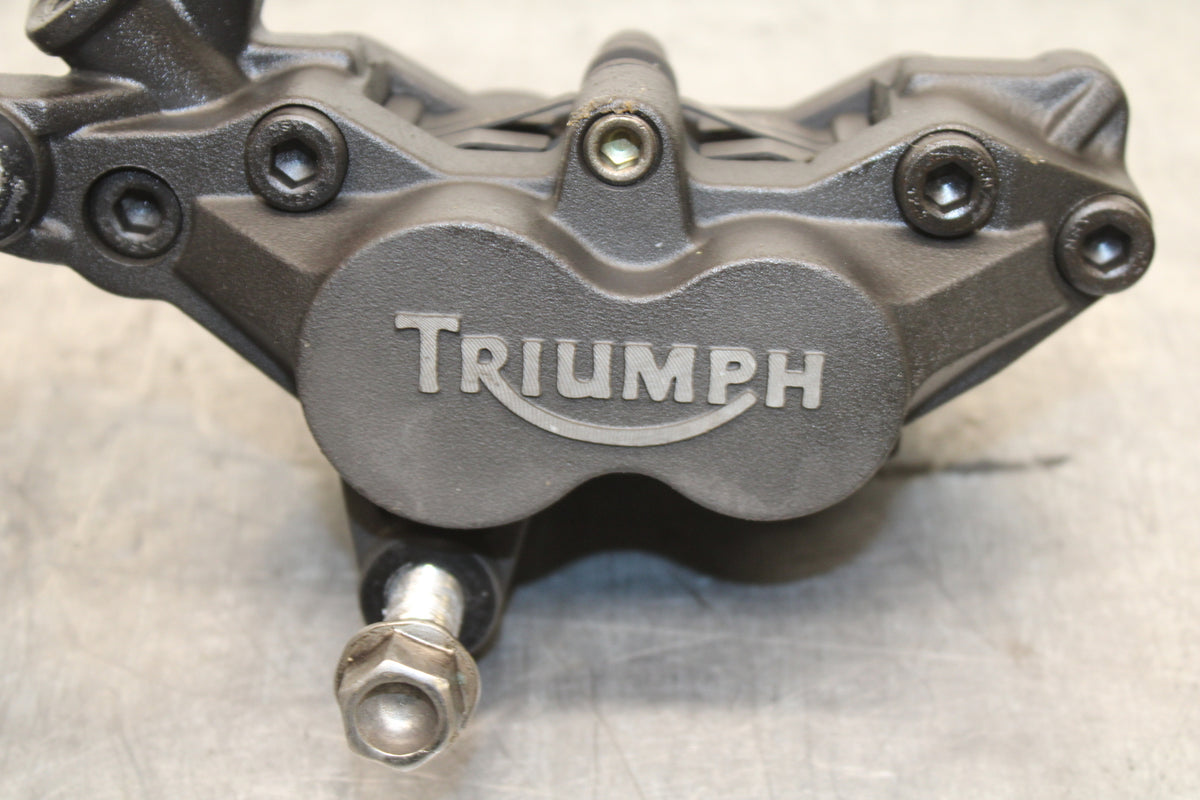 03-04 TRIUMPH DAYTONA 600 RIGHT LEFT FRONT BRAKE CALIPER SET PAIR CALIPERS BB745