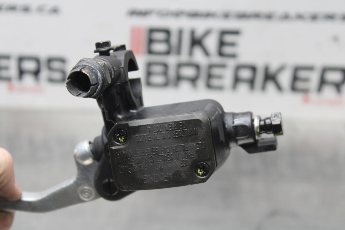 19 MOTO GUZZI V7 III FRONT BRAKE MASTER CYLINDER w/ LEVER BB831