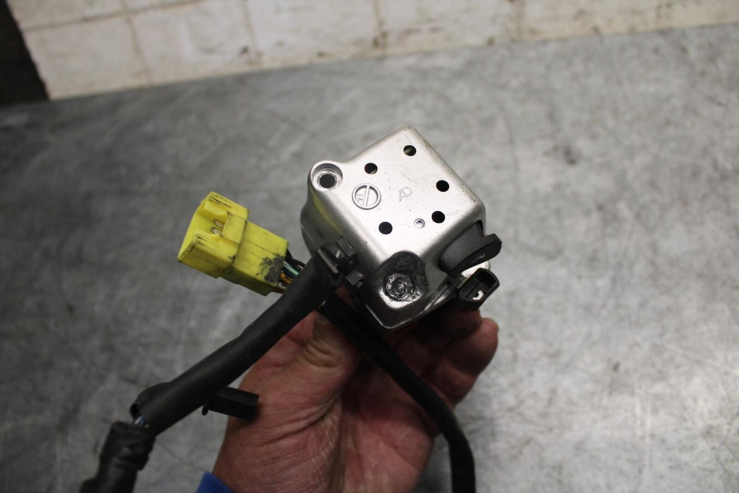 2007 Suzuki Boulevard M50B LEFT CLIP ON HANDLE HORN SIGNALS SWITCH BB537