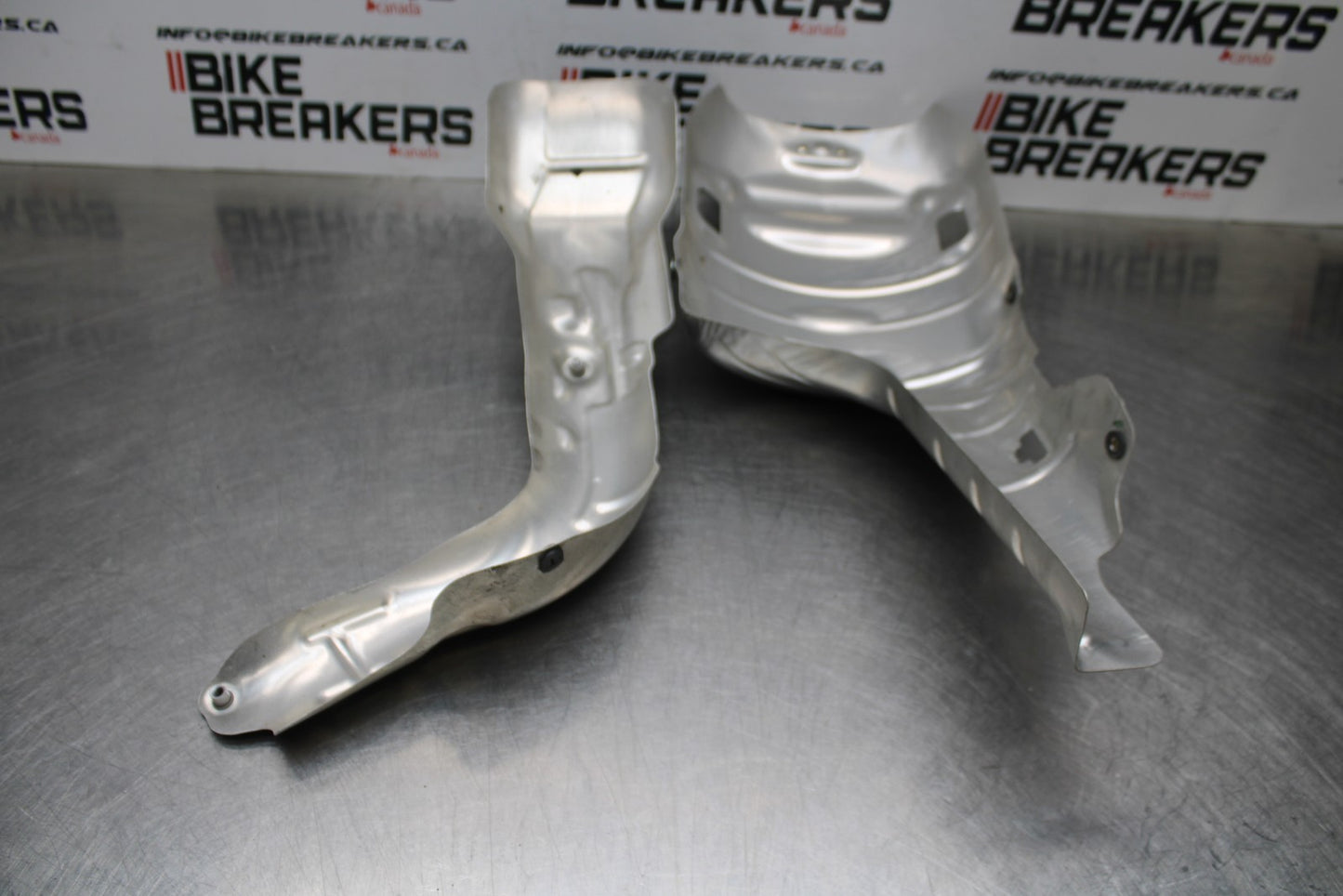 13-24 HONDA CBR600RR MUFFLER EXHAUST PIPE COVER HEAT SHIELD GUARD BB772