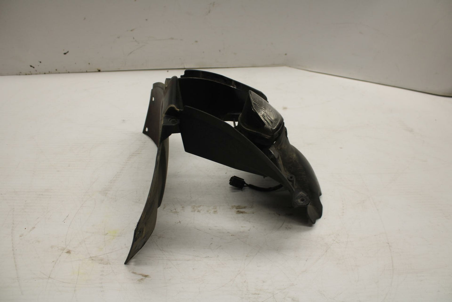 07 YAMAHA YZF R6 2c0 FRONT CENTER COWL FAIRING  BB284