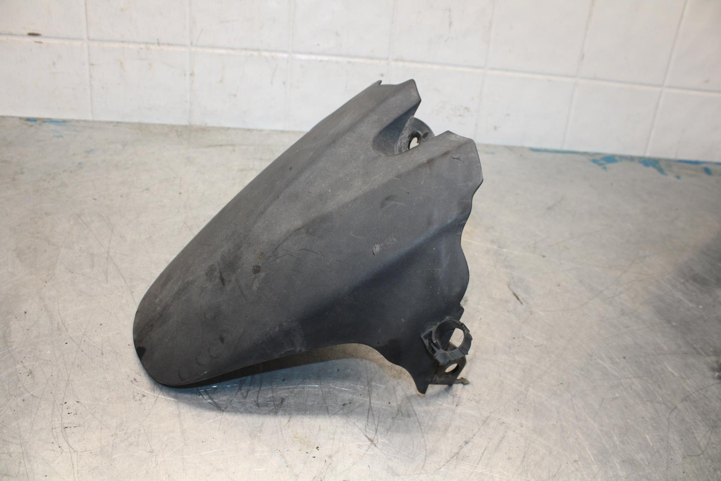 06-07 SUZUKI GSXR750 REAR BACK WHEEL TIRE HUGGER FENDER BB424