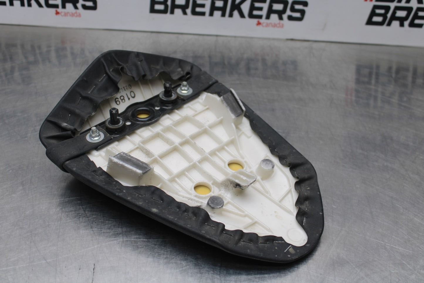 08 KAWASAKI NINJA ZX10R REAR BACK PASSENGER TANDEM SEAT PAD SADDLE PILLION BB201