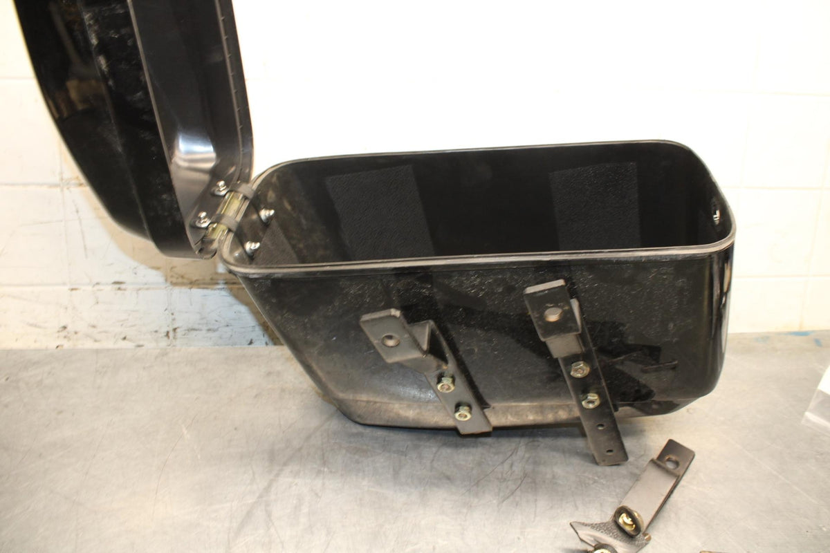 2007 Honda Shadow Spirit 1100 VT1100C SIDE CARGO LUGGAGE SADDLEBAG BAG BB561