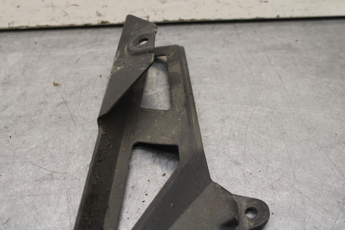 11-23 SUZUKI GSXR 750 REAR BACK DRIVE CHAIN GUARD COVER SHIELD BB630