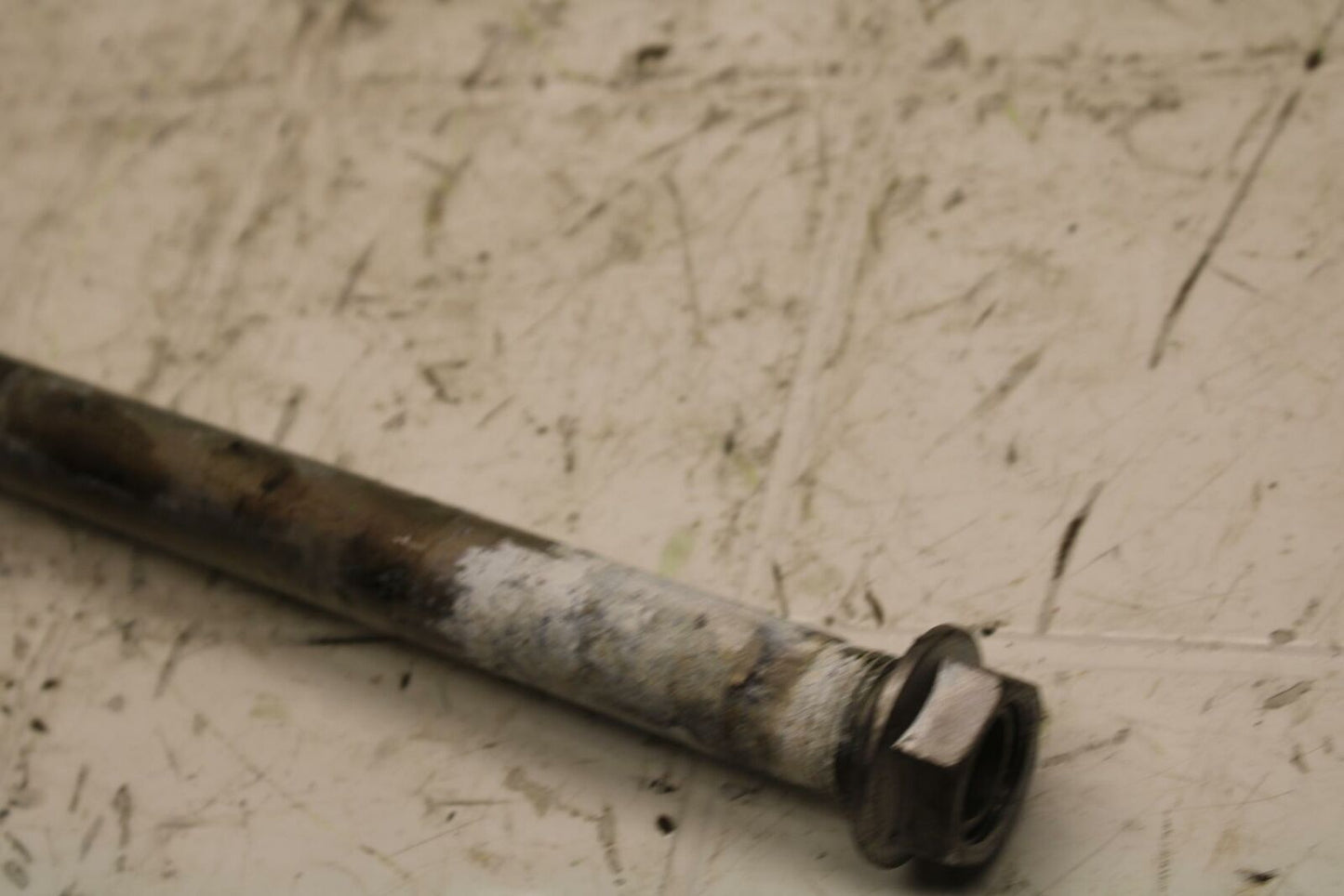 13-17 KAWASAKI NINJA ZX6R ZX636E REAR BACK SWINGARM BOLT SUSPENSION PIVOT AXLE B