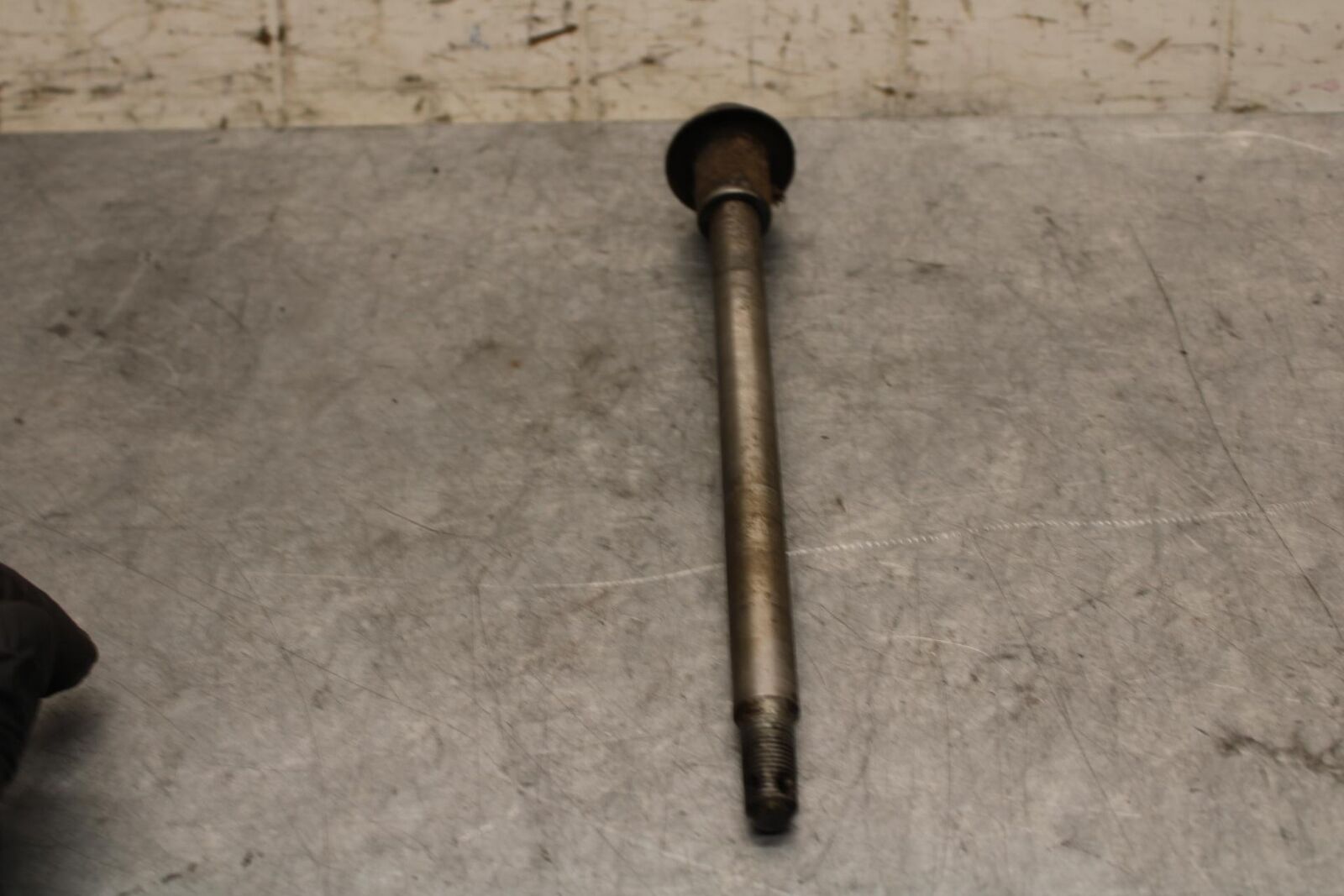 1982 Suzuki GS1100ES FRONT WHEEL RIM AXLE PIVOT BOLT BB55