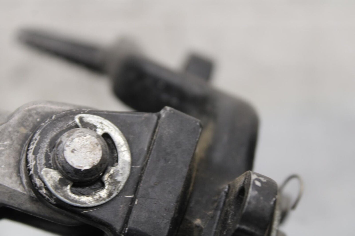 2000 Kawasaki Ninja ZX12R ZX1200A RIGHT REARSETDRIVER FOOT PEG REST  BB565