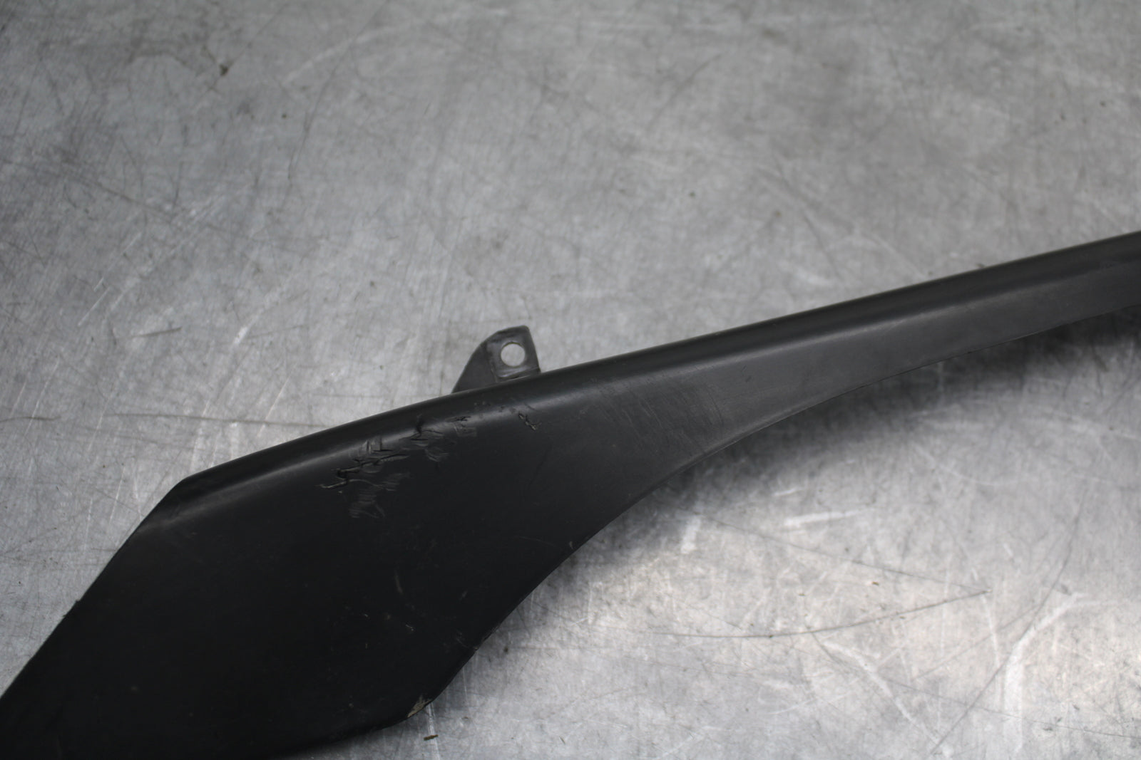 07-08 YAMAHA YZF R1 REAR BACK DRIVE CHAIN GUARD COVER SHIELD BB724