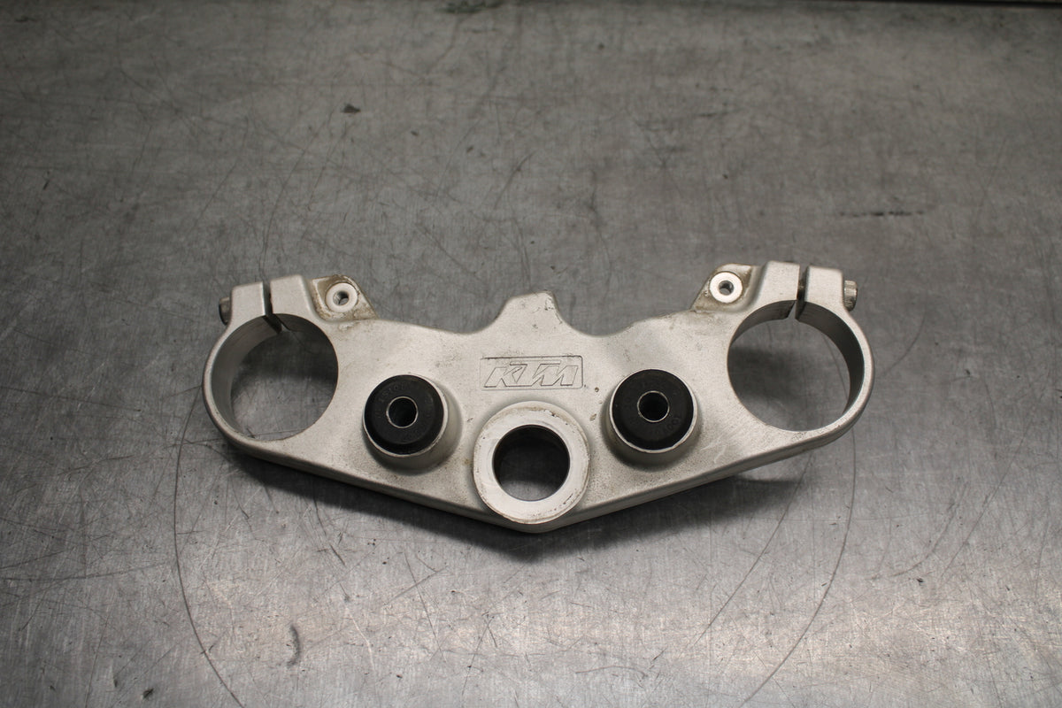 13-16 KTM 390 DUKE FORKS UPPER TRIPLE TREE CLAMP BB748