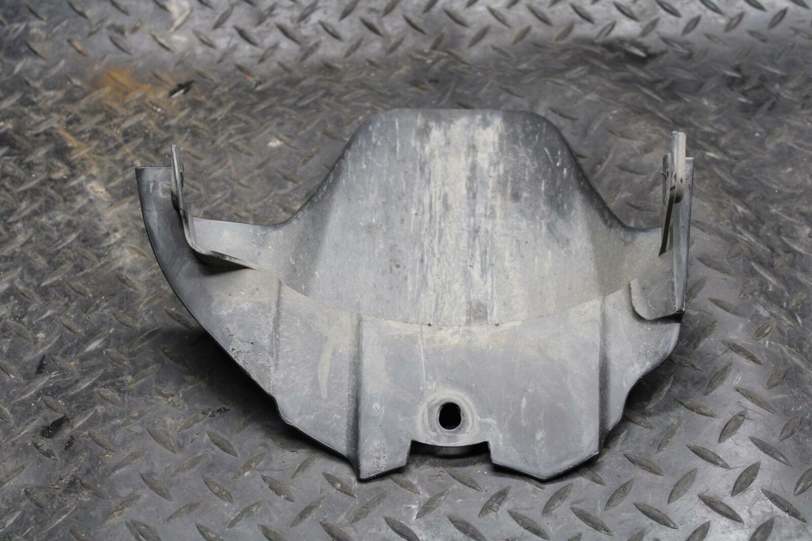 08-09 SUZUKI GSXR750 REAR BACK WHEEL TIRE HUGGER FENDER BB208