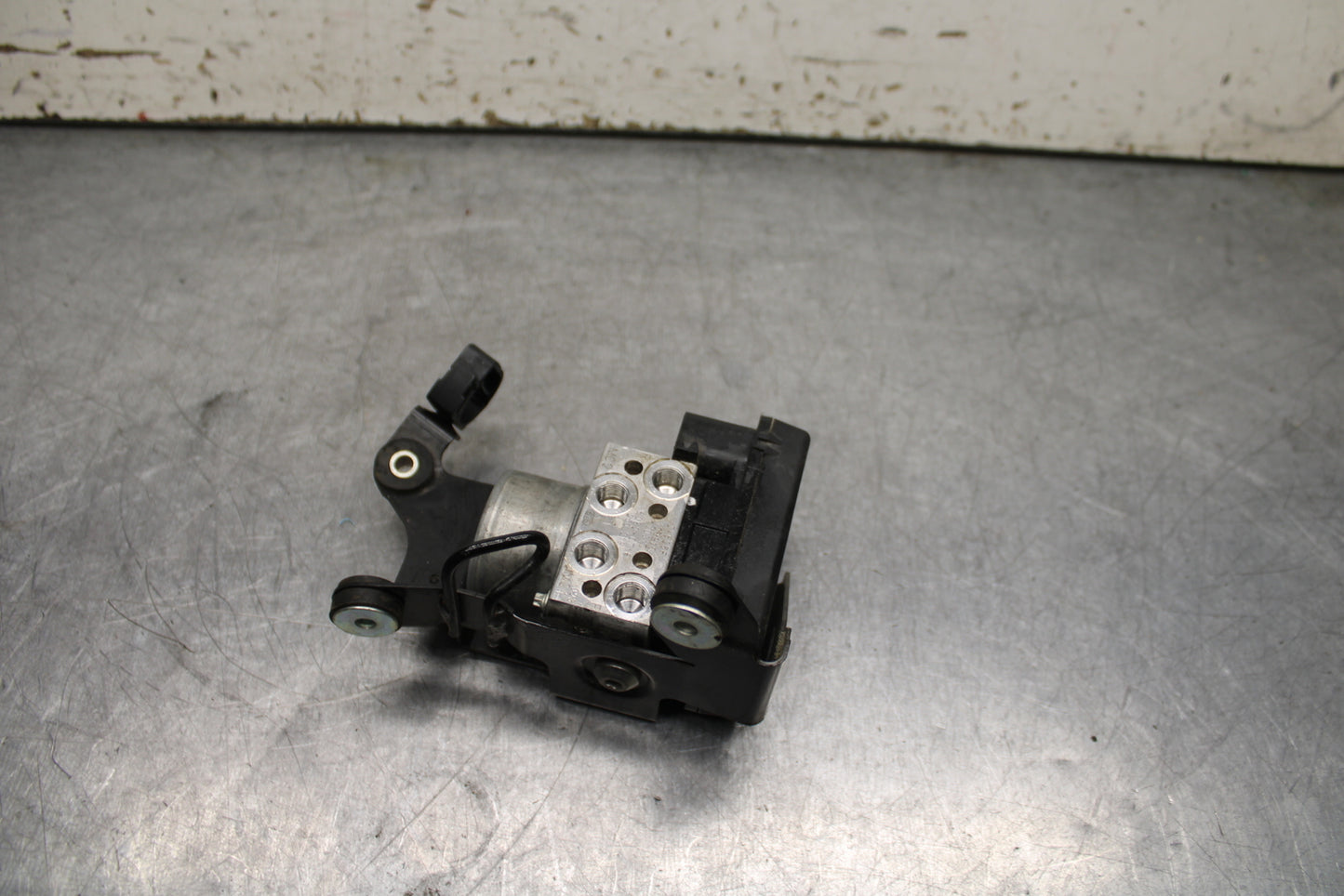 13-17 KAWASAKI NINJA ZX6R ZX636E ABS PUMP UNIT MODULE BB735