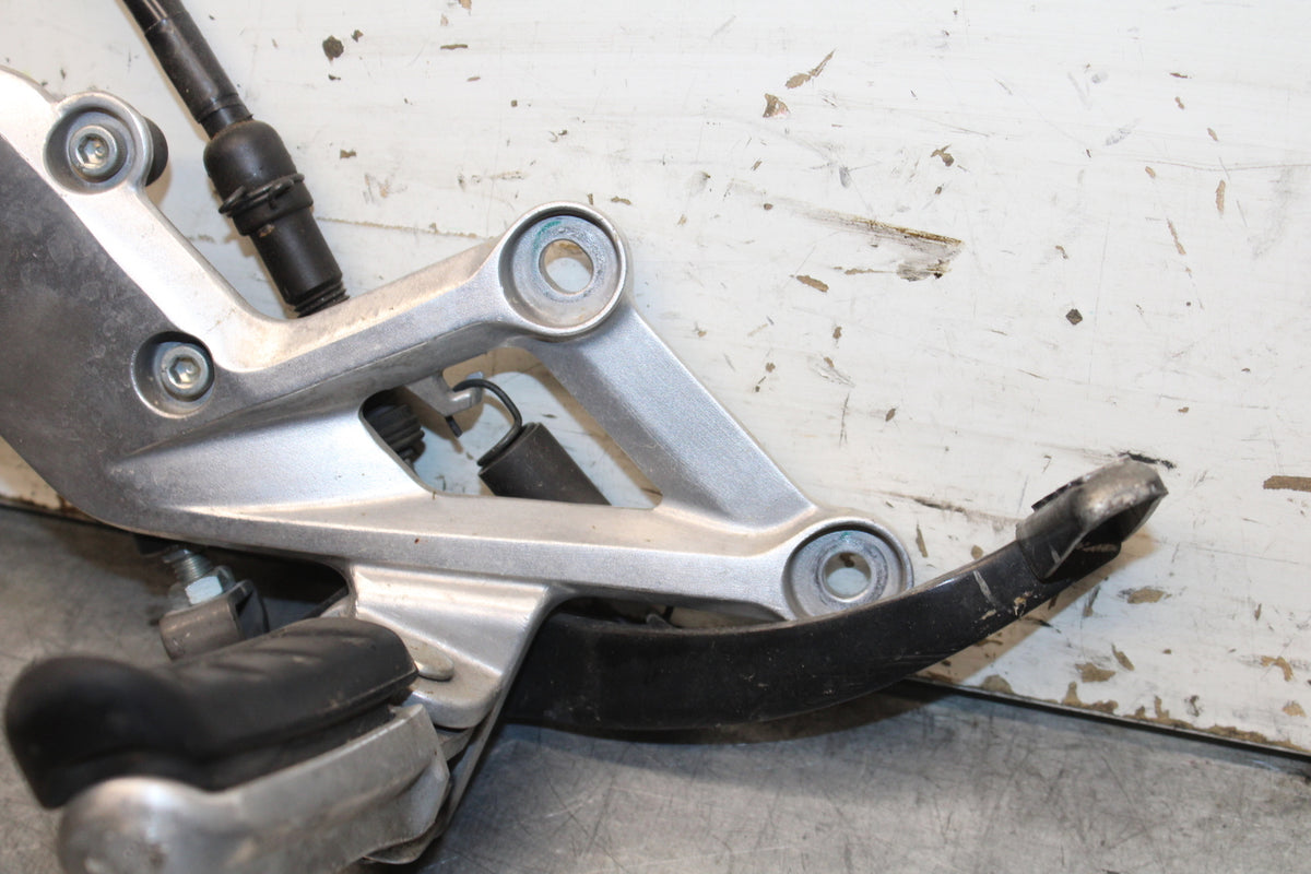 15-16 HONDA CB300F RIGHT REARSET REAR SET DRIVER FOOT PEG REST STOP BB740