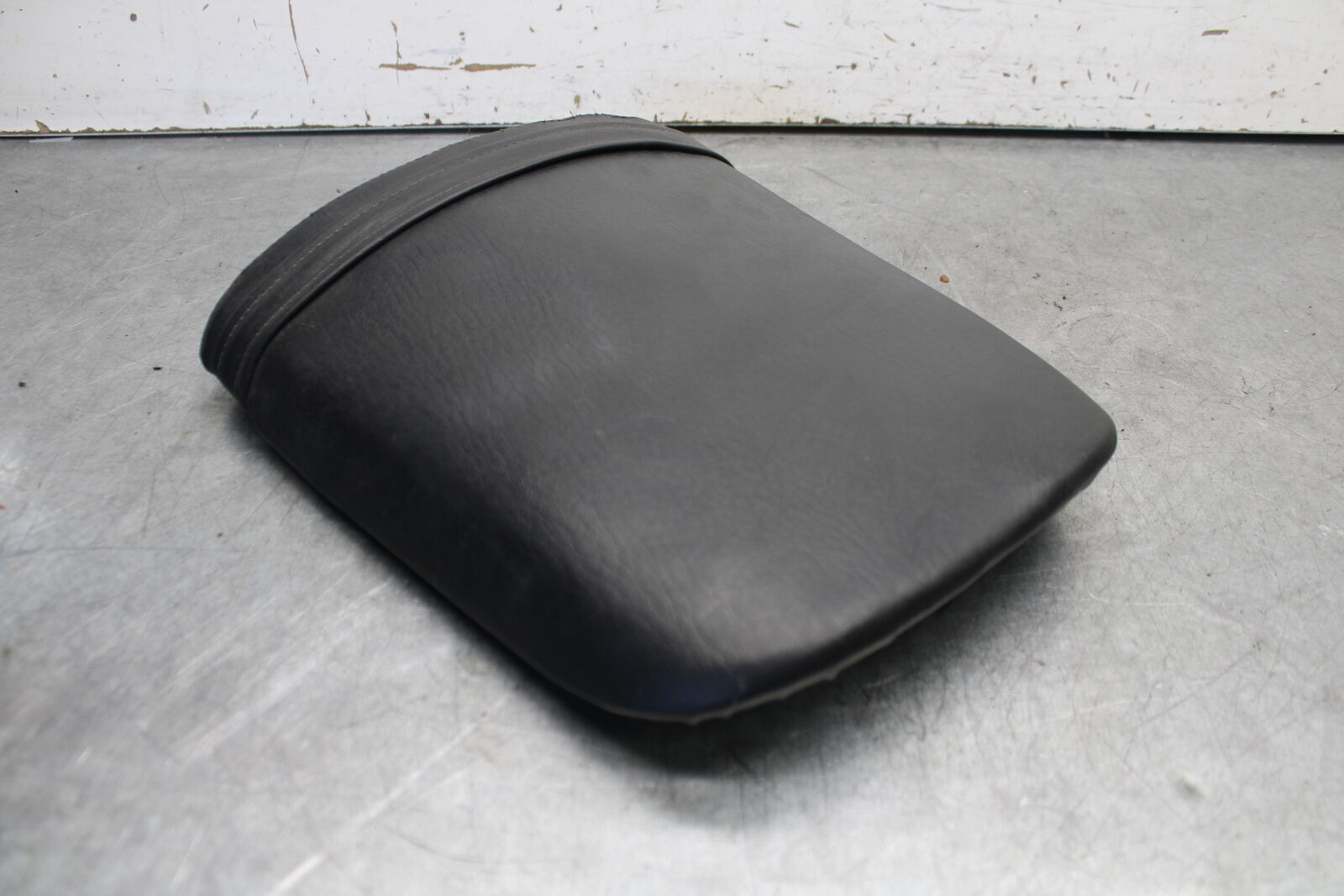 07-12 HONDA CBR600RR REAR BACK PASSENGER TANDEM SEAT PAD SADDLE PILLION BB672
