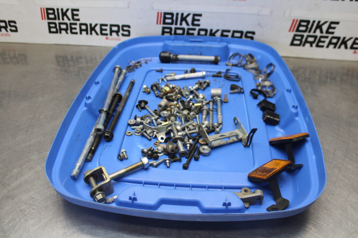 98-05 HONDA SUPER HAWK 1000 VTR1000F MOUNTING BOLTS HARDWARE SCREWS BB924