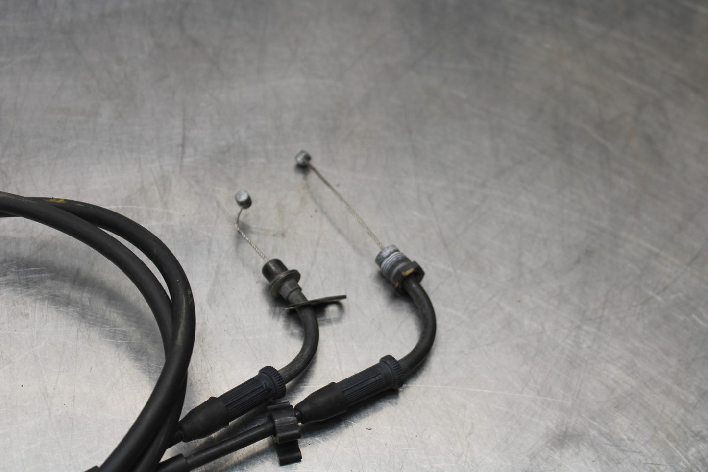 05 TRIUMPH ROCKET III THROTTLE CABLES LINES BB186