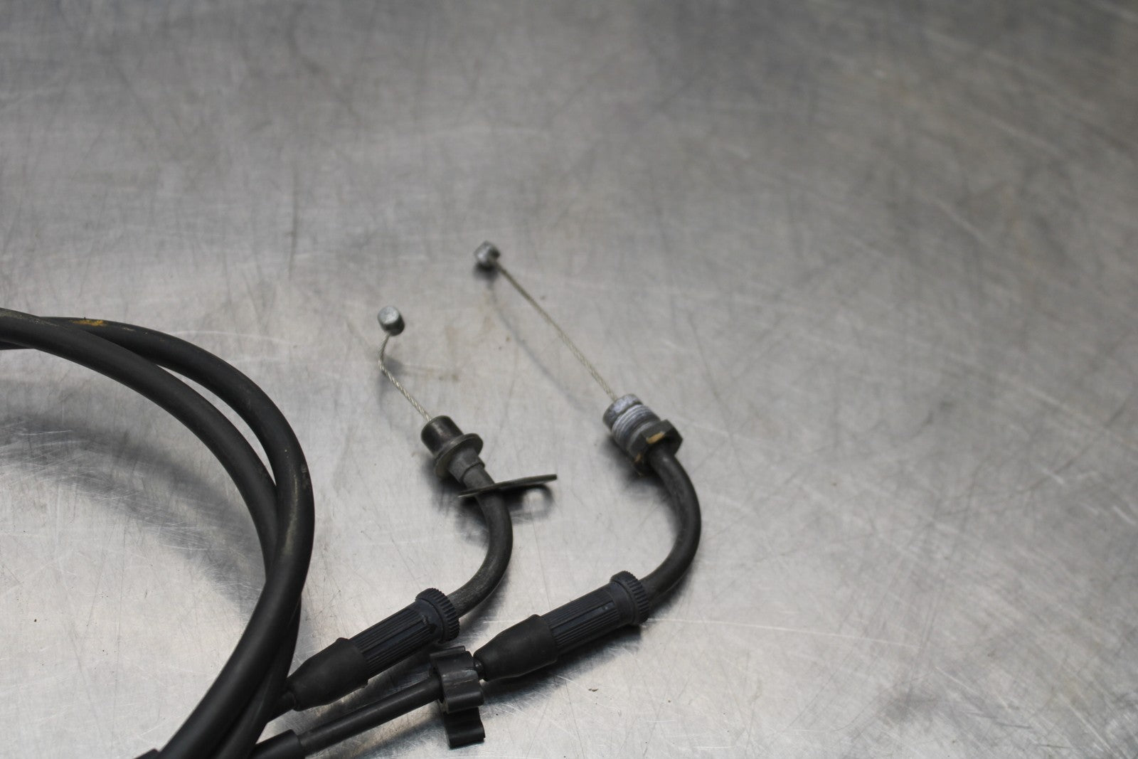 05 TRIUMPH ROCKET III THROTTLE CABLES LINES BB186