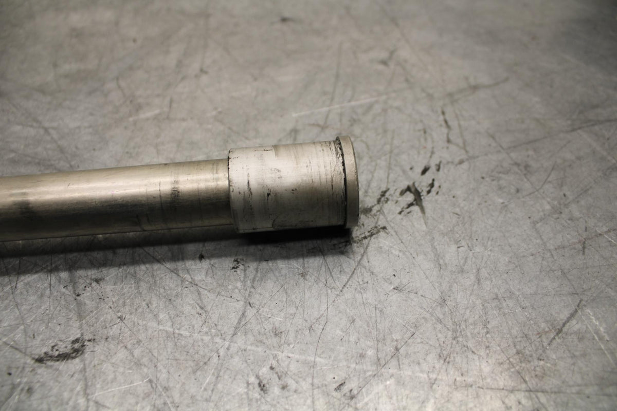 2009 Kawasaki Ninja ZX6R ZX600R FRONT WHEEL RIM AXLE PIVOT BOLT 41068-0034 BB548