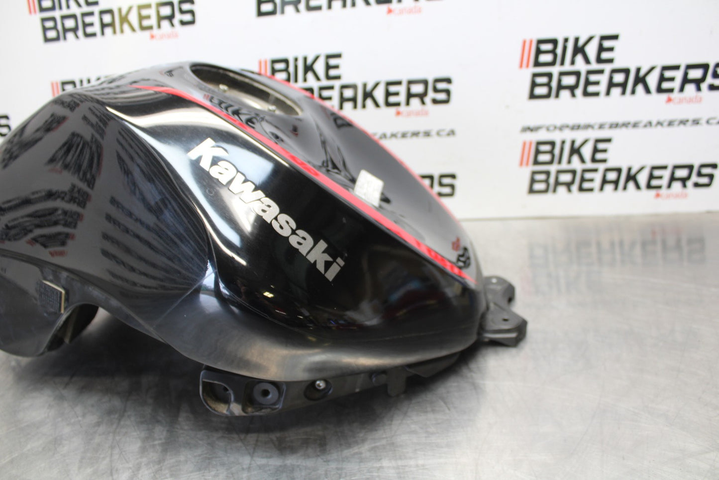 21-23 KAWASAKI NINJA ZX6R GAS TANK FUEL CELL PETROL RESERVOIR BB179