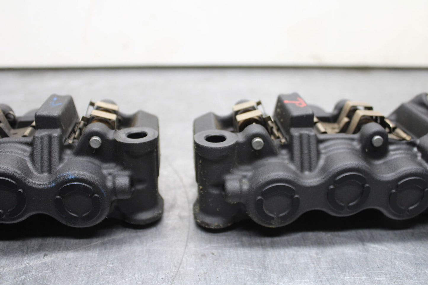 09-14 YAMAHA YZF R1 RIGHT LEFT FRONT BRAKE CALIPER SET PAIR CALIPERS BB118