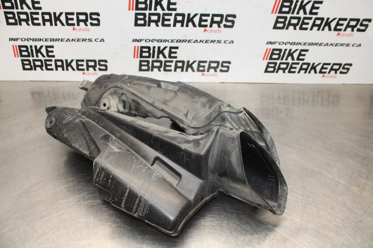 06-07 SUZUKI GSXR750 RIGHT LEFT AIR INTAKE DUCTS BB811