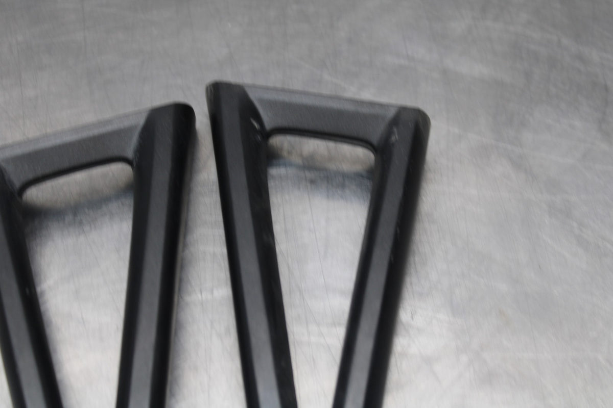 08-16 YAMAHA YZF R6 REAR BACK PASSENGER PEG SET PAIR BB856