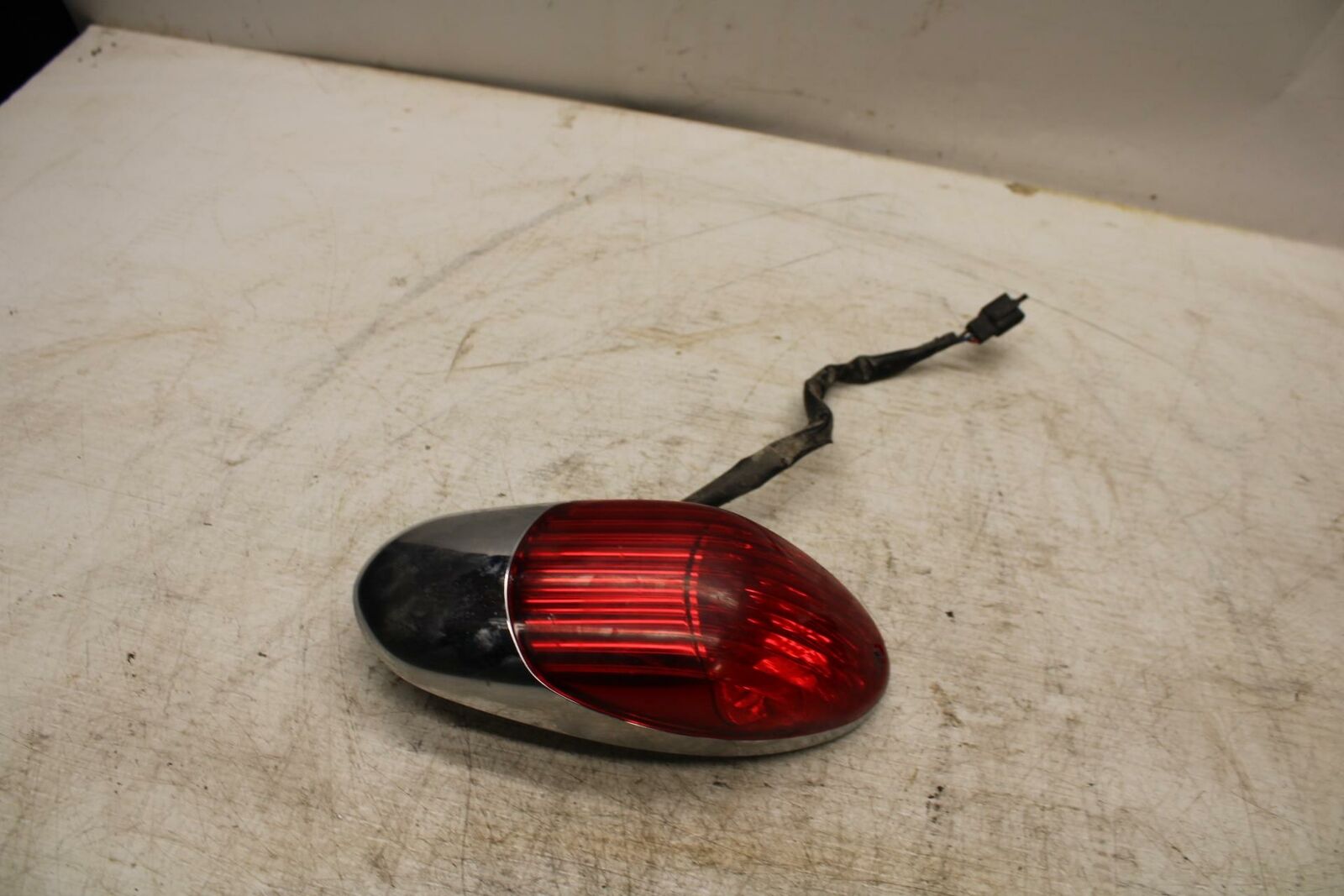 06-21 KAWASAKI VULCAN 900 TAILLIGHT REAR TAIL BRAKE LIGHT BB363