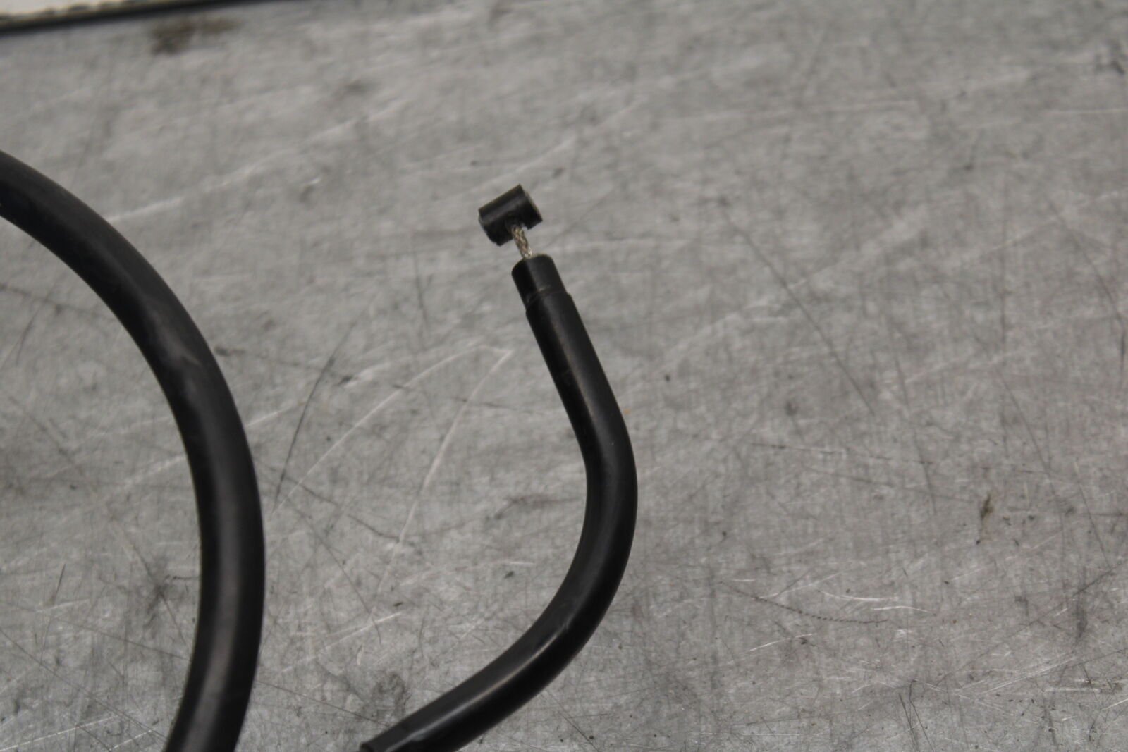 22-24 YAMAHA XSR900 CLUTCH CABLE LINE BB683