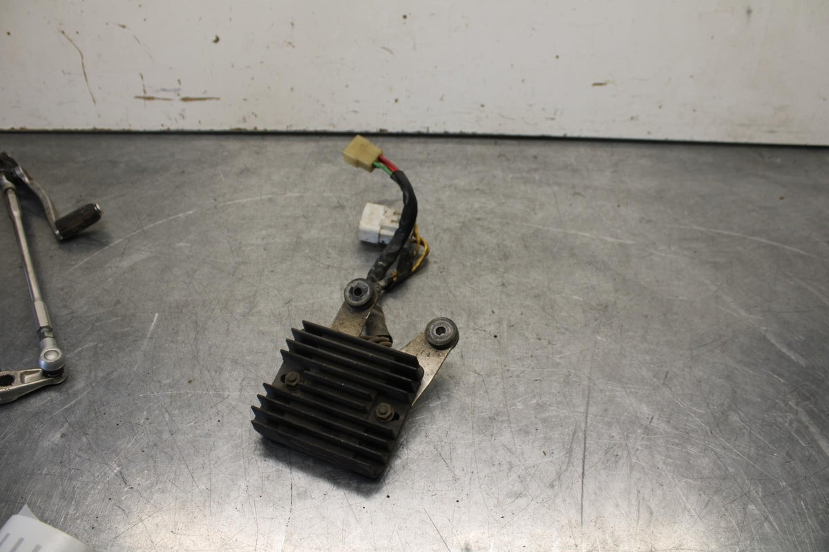 05-06 HONDA CBR600RR RECTIFIER VOLTAGE REGULATOR 31600-MEE-872 BB624