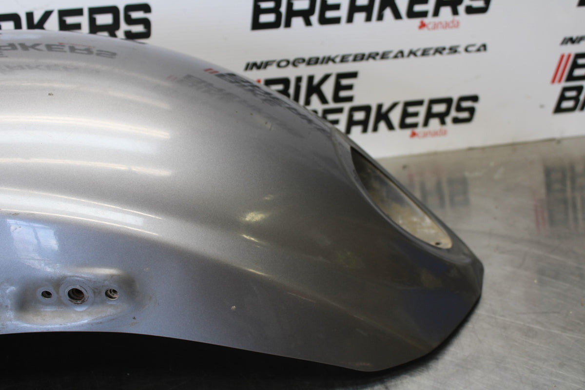 05 TRIUMPH ROCKET III REAR BACK WHEEL FENDER MUD GUARD BB186