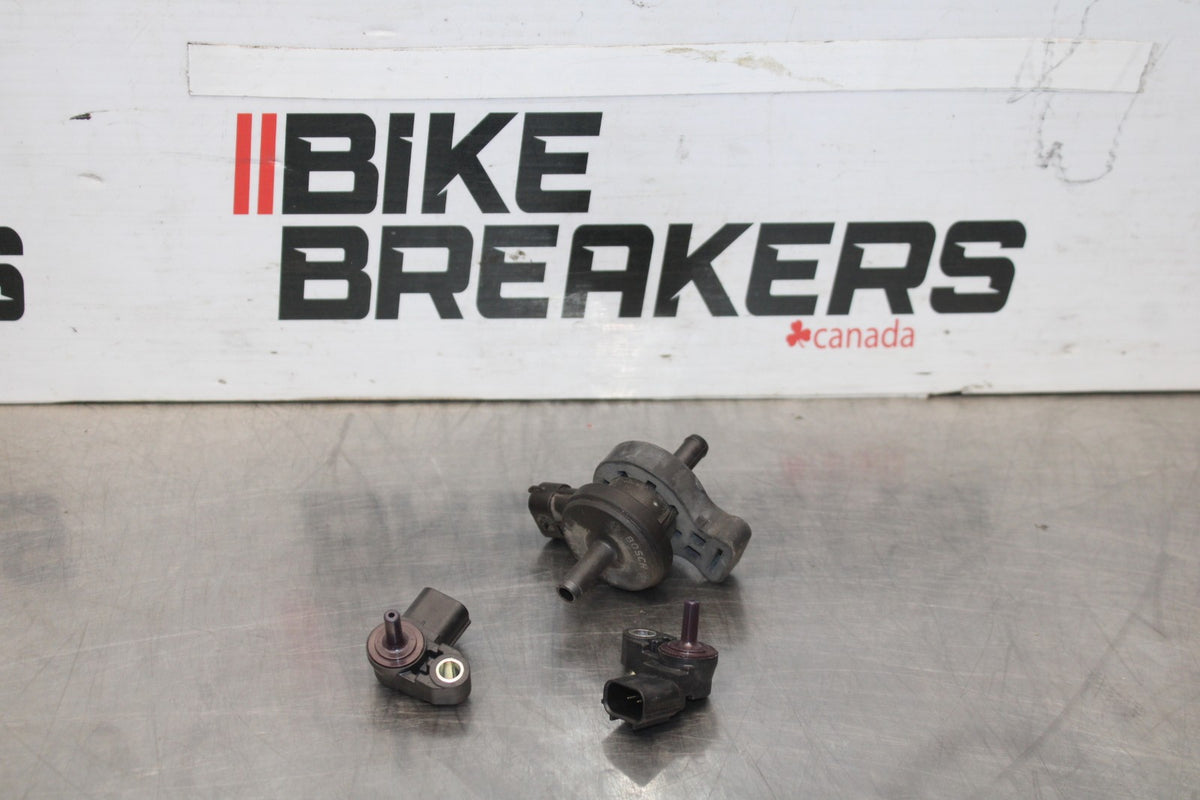 16 DUCATI 959 PANIGALE AIR MAP SOLENOID SENSOR SET BB912